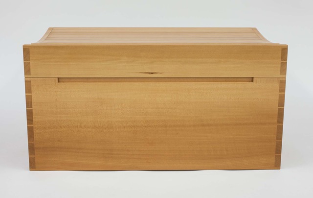 Madrone Chest