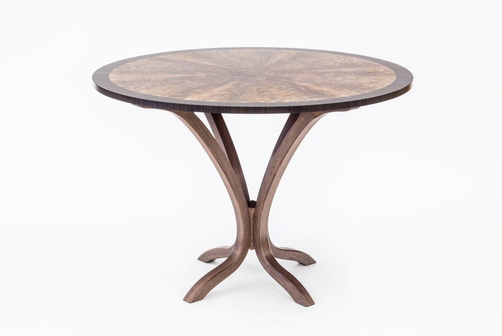 Giovingo Walnut Round Table