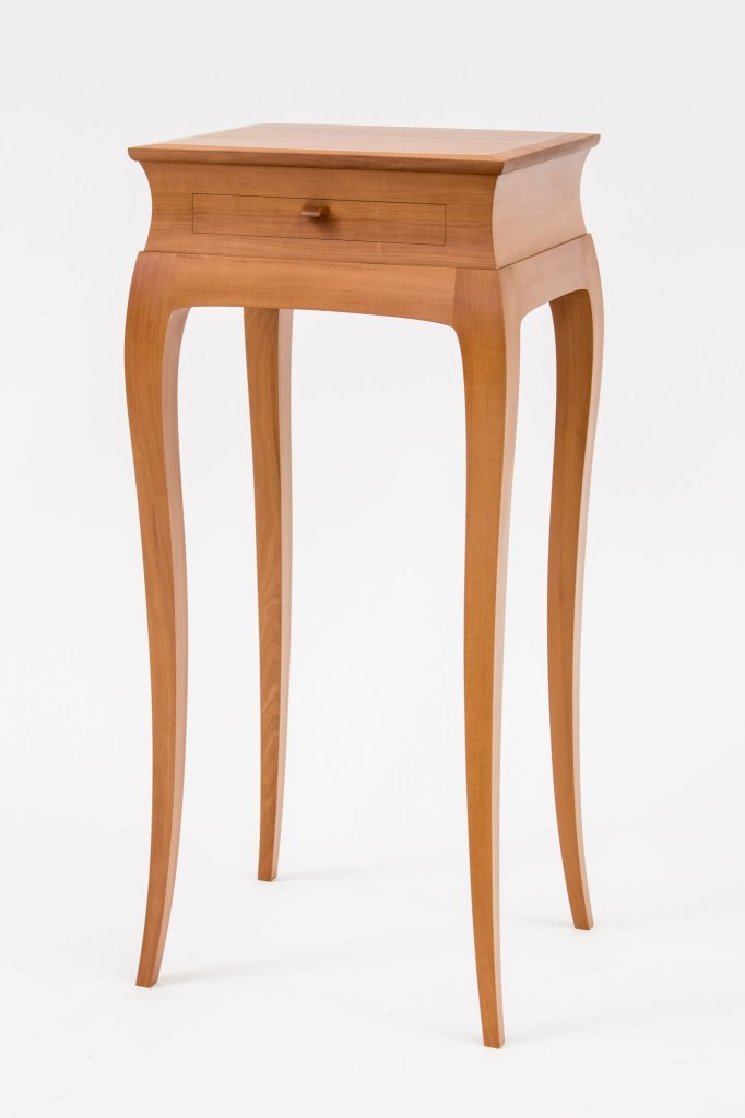 Scarabino Pear Table